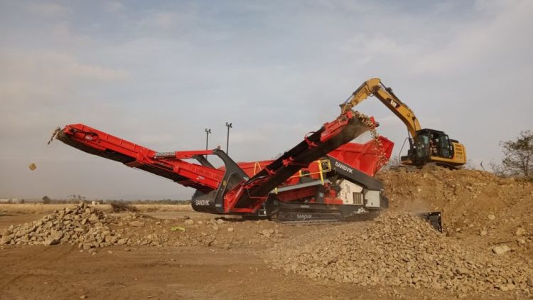 Елтрак България пусна в експлоатация мобилни машини Sandvik