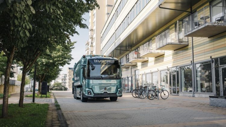 Новият Volvo FM Low Entry е само в електрическа версия