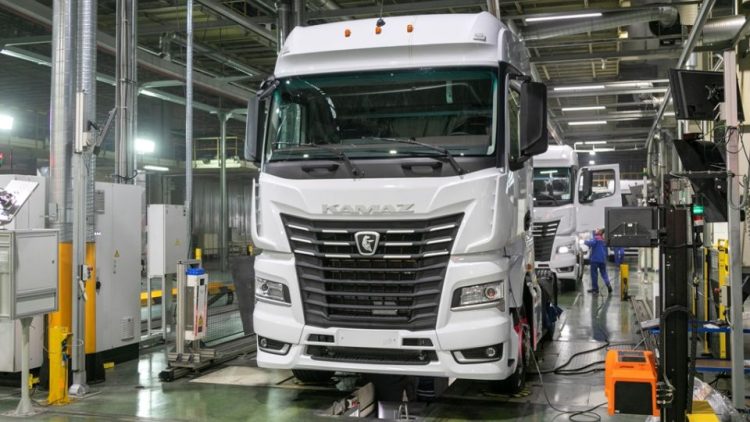 Mercedes-Benz продаде дяла си в KAMAZ