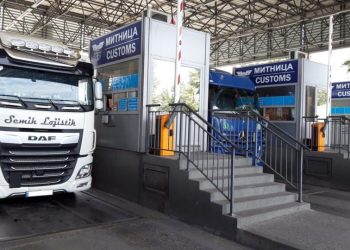 Депутати от ЕС поискаха Шенгенски статут за Румъния и България заради опашките от камиони