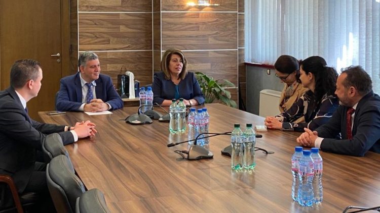 Министър Виолета Коритарова обеща приемственост в работата на МРРБ