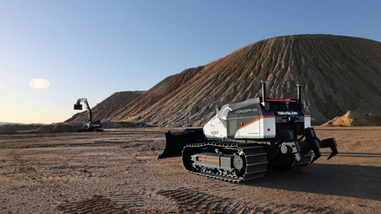 DEVELON на Intermat 2024