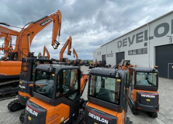 DEVELON отбелязва успешна първа година в Европа