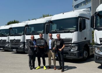 PIMK обновява своя автопарк със 100 нови влекача Mercedes-Benz