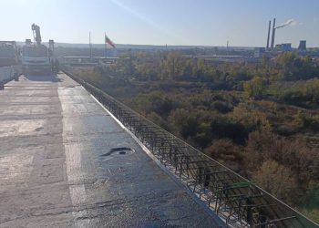 Реставрирани са 12 стълба за осветление на Дунав мост при Русе