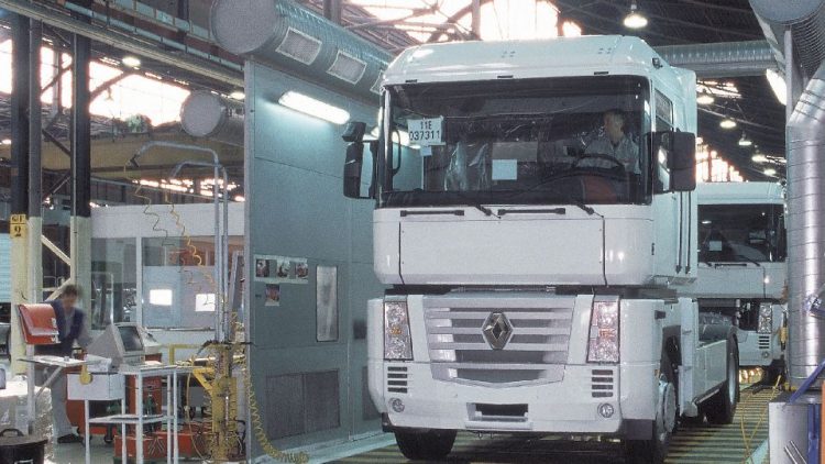 Renault Trucks празнува 60-ата годишнина на завода си в Бург-ан-Брес