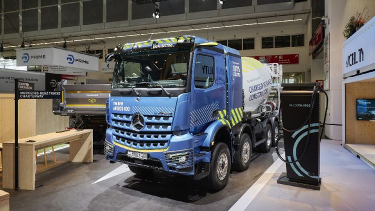 Здрав, мощен и изцяло електрически: Mercedes-Benz Trucks представя новия eArocs 400