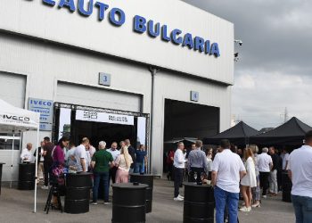 Усмивки и добро настроение от Булавто за юбилея на IVECO