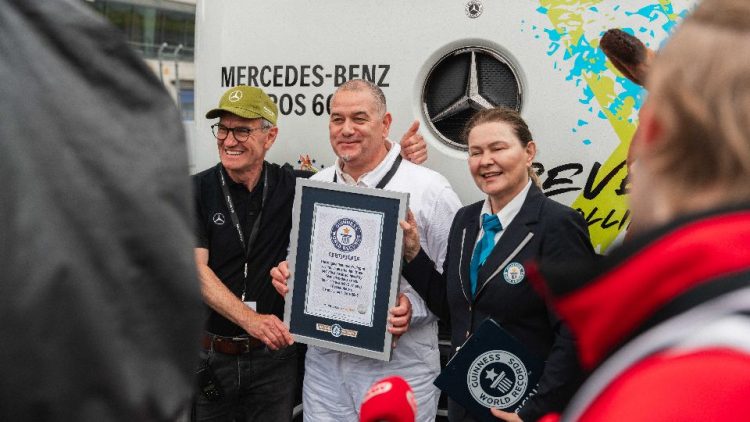 eActros 600 влезе в Световните рекорди на Гинес с изминати 124,7 км на заден ход
