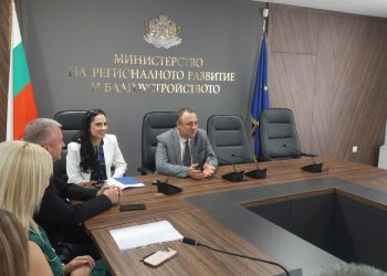 Подписани са още 45 споразумения за близо 77 млн. лв. по Инвестиционната програма за общински проекти