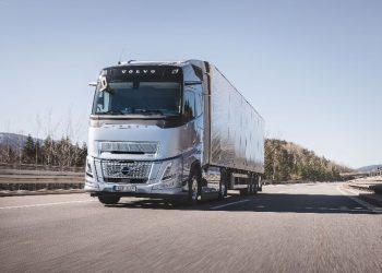 Volvo Trucks представя нова технология за старт/стоп на двигателя при спускане