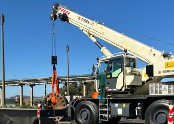 Високопроходим кран Terex TRT 50