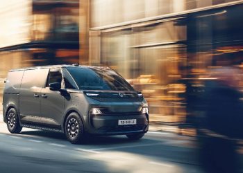 Renault представя новия Trafic Van E-Tech electric на Solutrans 2025
