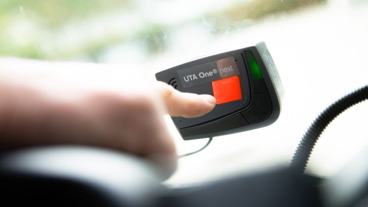 Устройството за пътни такси UTA One next на UTA Edenred вече покрива пътните такси и в Чехия