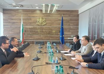 Министър Николай Найденов обсъди с НСОРБ изпълнението на Инвестиционната програма за общински проекти