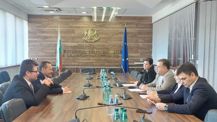 Министър Николай Найденов обсъди с НСОРБ изпълнението на Инвестиционната програма за общински проекти