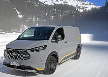 Тест: Новият Ford E-Transit Custom AWD