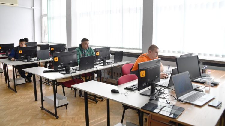 928 ученици участват в надпреварата за най-добър млад автомонтьор и водач на МПС