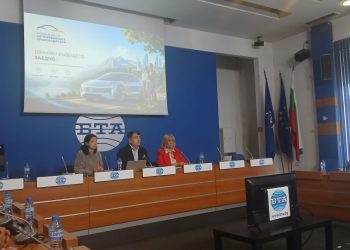 Българите не могат без автомобил, но искат по-малко трафик, повече безопасност и чист въздух