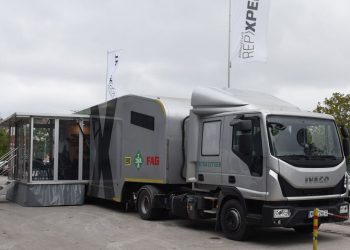 Мобилният технически център за обучения на Schaeffler пътува из България