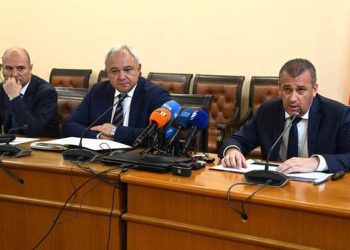 МВР поема проверките на тежкотоварни автомобили на пътя