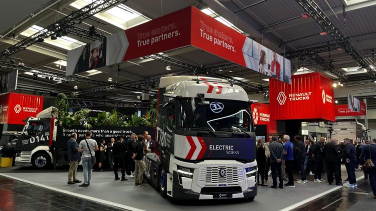 Renault Trucks E-Tech T 780 с пробег от 660 км